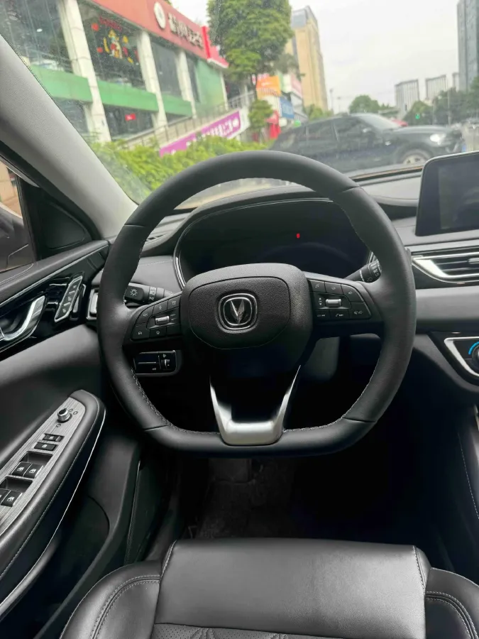 2022 ChangAn Raeton CC 1.5T 188HP L4 7DCT,autocango,china used car exporter,china ev exporter,chinese used car exporter,chinese used ev exporter