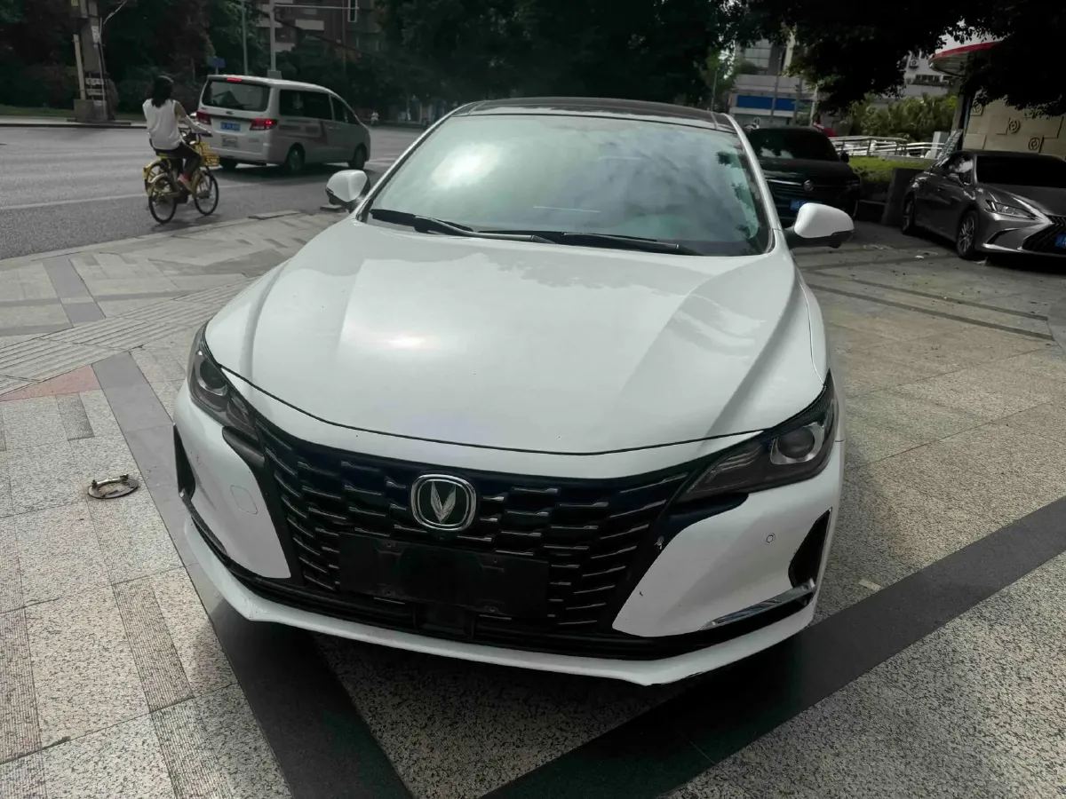 2022 ChangAn Raeton CC 1.5T 188HP L4 7DCT,autocango,china used car exporter,china ev exporter,chinese used car exporter,chinese used ev exporter