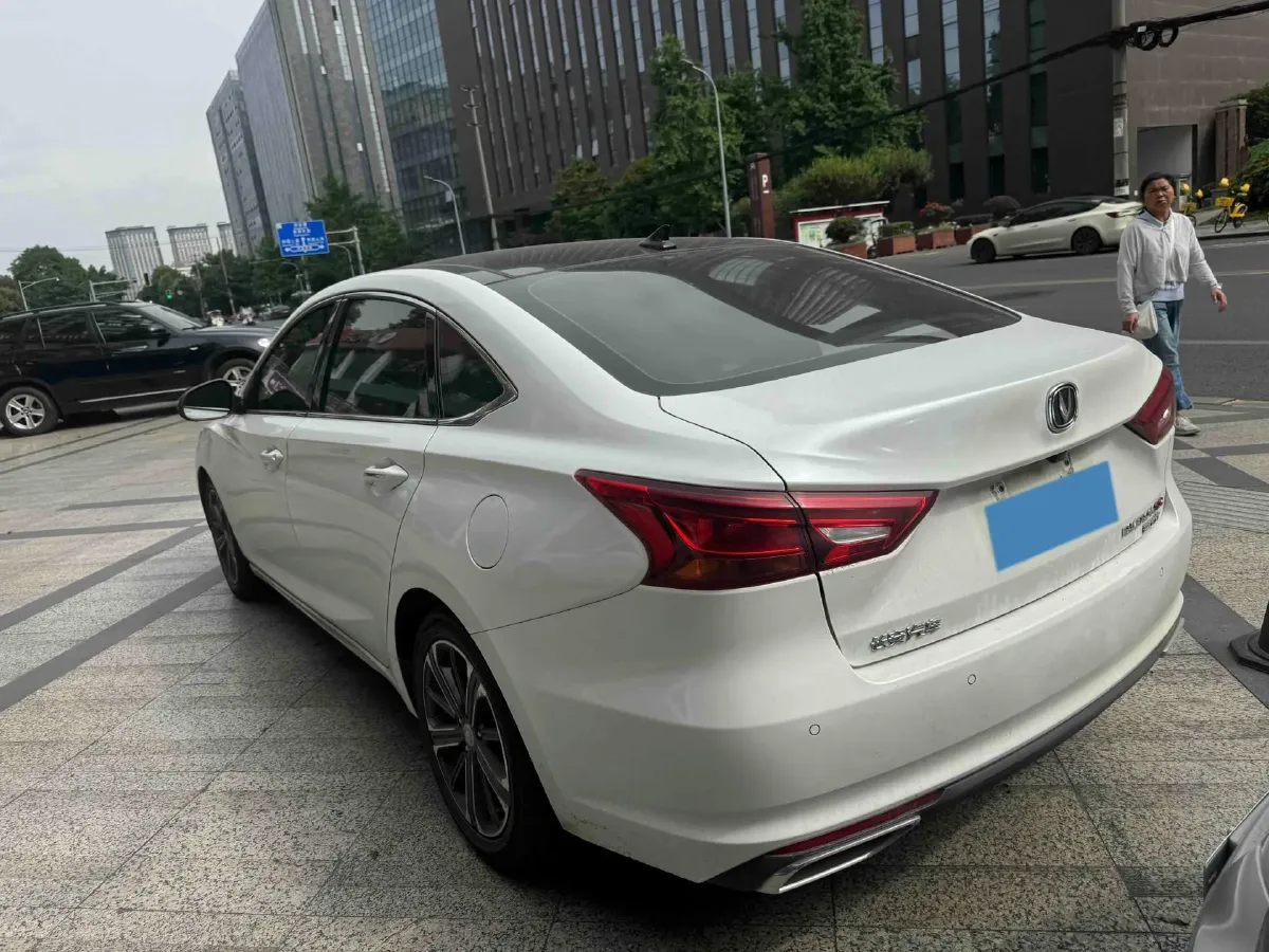 2022 ChangAn Raeton CC 1.5T 188HP L4 7DCT,autocango,china used car exporter,china ev exporter,chinese used car exporter,chinese used ev exporter