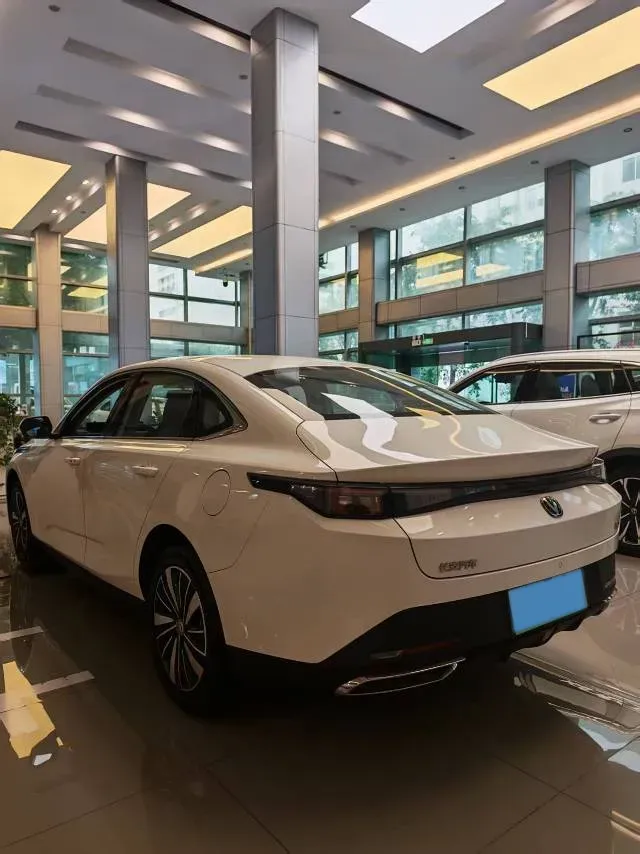 2025 ChangAn EadoPHEV 1.5L 98HP L4 E-CVT PHEV,autocango,china used car exporter,china ev exporter,chinese used car exporter,chinese used ev exporter