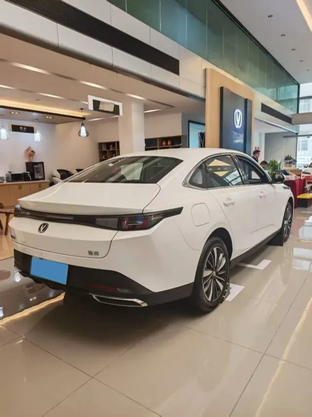 2025 ChangAn EadoPHEV 1.5L 98HP L4 E-CVT PHEV,autocango,china used car exporter,china ev exporter,chinese used car exporter,chinese used ev exporter