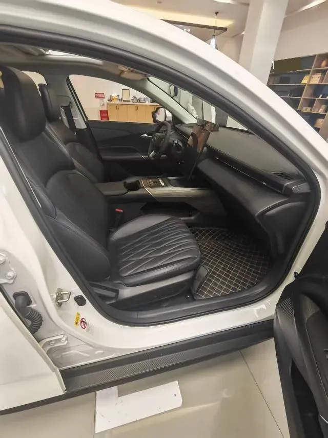 2025 ChangAn EadoPHEV 1.5L 98HP L4 E-CVT PHEV,autocango,china used car exporter,china ev exporter,chinese used car exporter,chinese used ev exporter