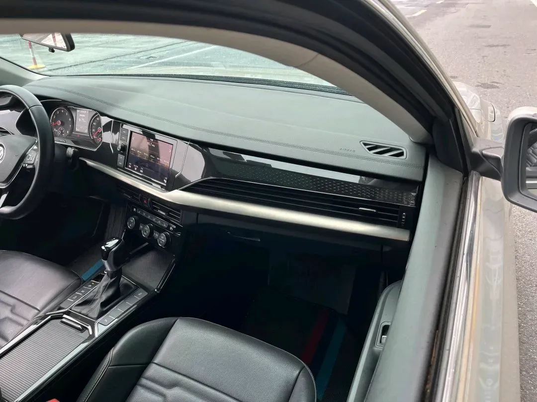 2019 Skoda Kodiak 2.0T 186HP L4 7DCT,autocango,china used car exporter,china ev exporter,chinese used car exporter,chinese used ev exporter