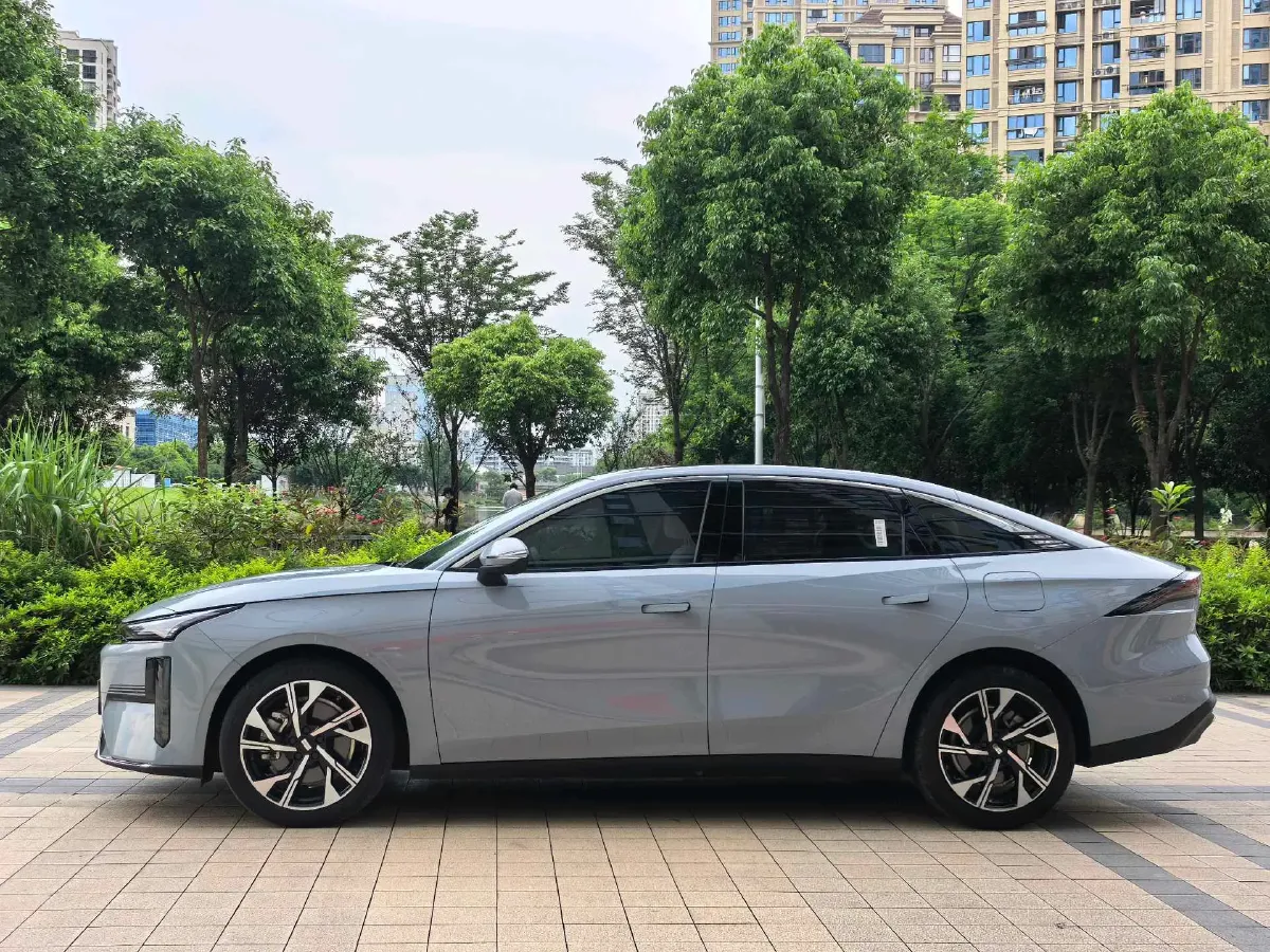 2023 Geely Galaxy L6 1.5T 163HP L4 3DHT PHEV,autocango,china used car exporter,china ev exporter,chinese used car exporter,chinese used ev exporter