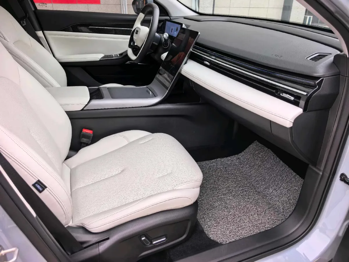 2023 Geely Galaxy L6 1.5T 163HP L4 3DHT PHEV,autocango,china used car exporter,china ev exporter,chinese used car exporter,chinese used ev exporter