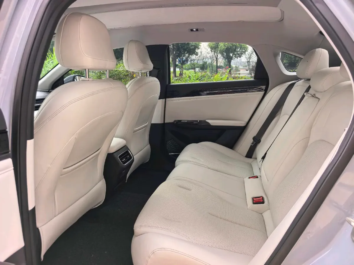 2023 Geely Galaxy L6 1.5T 163HP L4 3DHT PHEV,autocango,china used car exporter,china ev exporter,chinese used car exporter,chinese used ev exporter