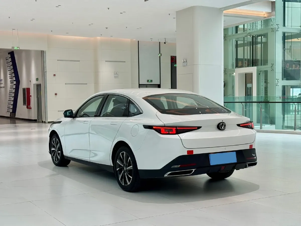 2024 ChangAn Eado 1.5T 170HP L4 7DCT,autocango,china used car exporter,china ev exporter,chinese used car exporter,chinese used ev exporter