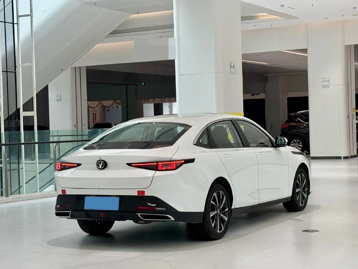 2024 ChangAn Eado 1.5T 170HP L4 7DCT,autocango,china used car exporter,china ev exporter,chinese used car exporter,chinese used ev exporter