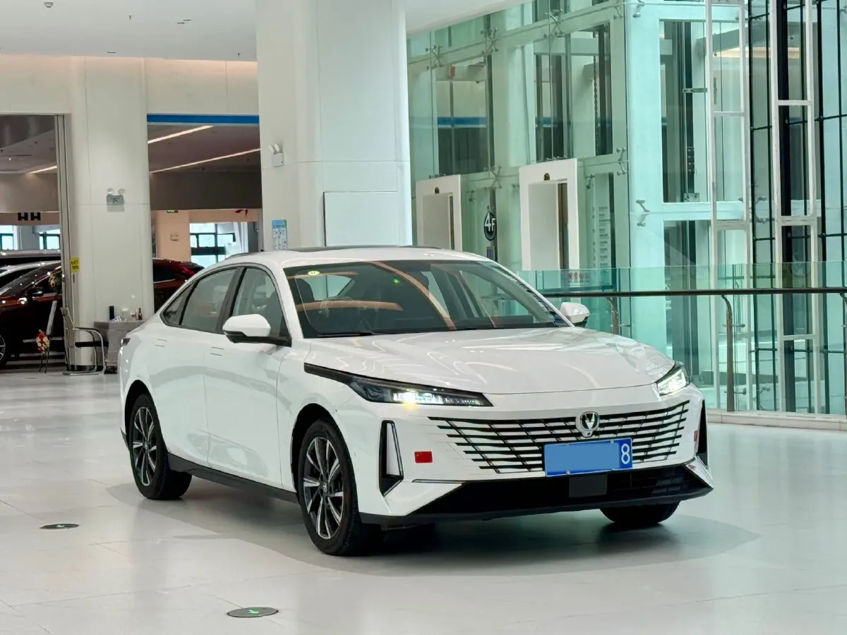 2024 ChangAn Eado 1.5T 170HP L4 7DCT,autocango,china used car exporter,china ev exporter,chinese used car exporter,chinese used ev exporter