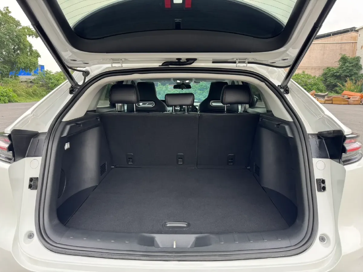 2021 ChangAn UNI-K 2.0T 233HP L4 8AT,autocango,china used car exporter,china ev exporter,chinese used car exporter,chinese used ev exporter