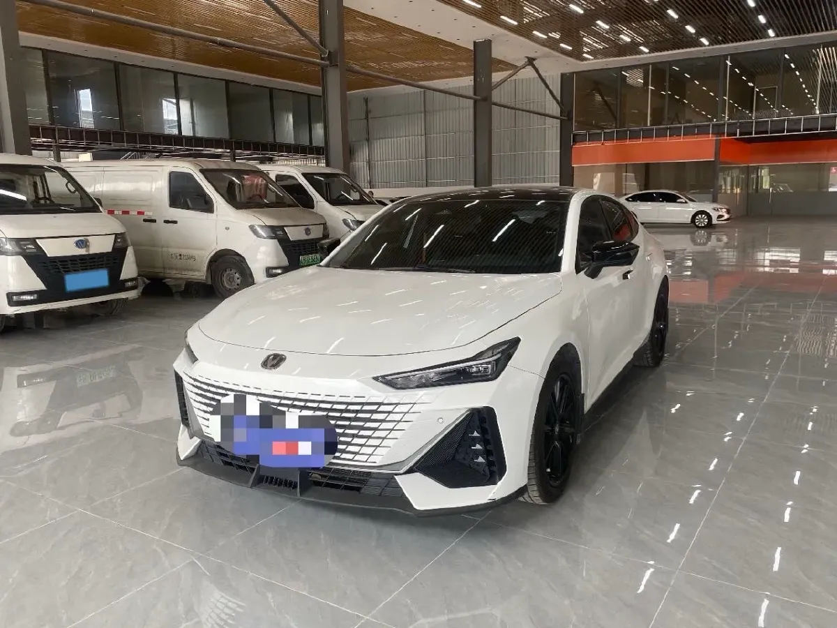 2023 ChangAn UNI-V 1.5T 188HP L4 7DCT,autocango,china used car exporter,china ev exporter,chinese used car exporter,chinese used ev exporter