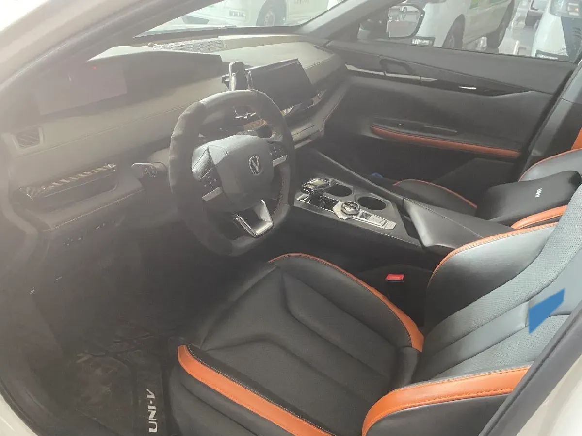 2023 ChangAn UNI-V 1.5T 188HP L4 7DCT,autocango,china used car exporter,china ev exporter,chinese used car exporter,chinese used ev exporter