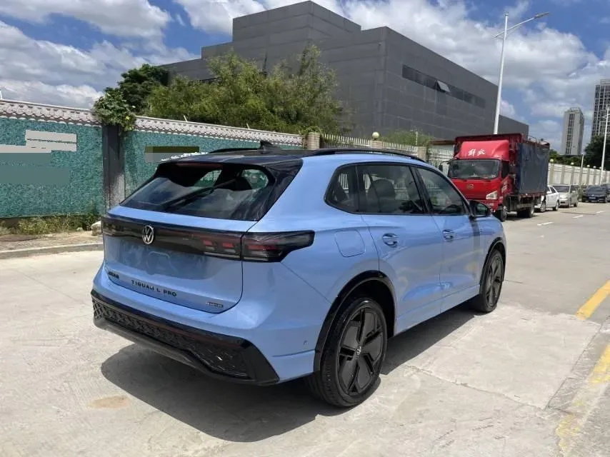 2024 Volkswagen Tiguan L 2.0T 220HP L4 7DCT,autocango,china used car exporter,china ev exporter,chinese used car exporter,chinese used ev exporter