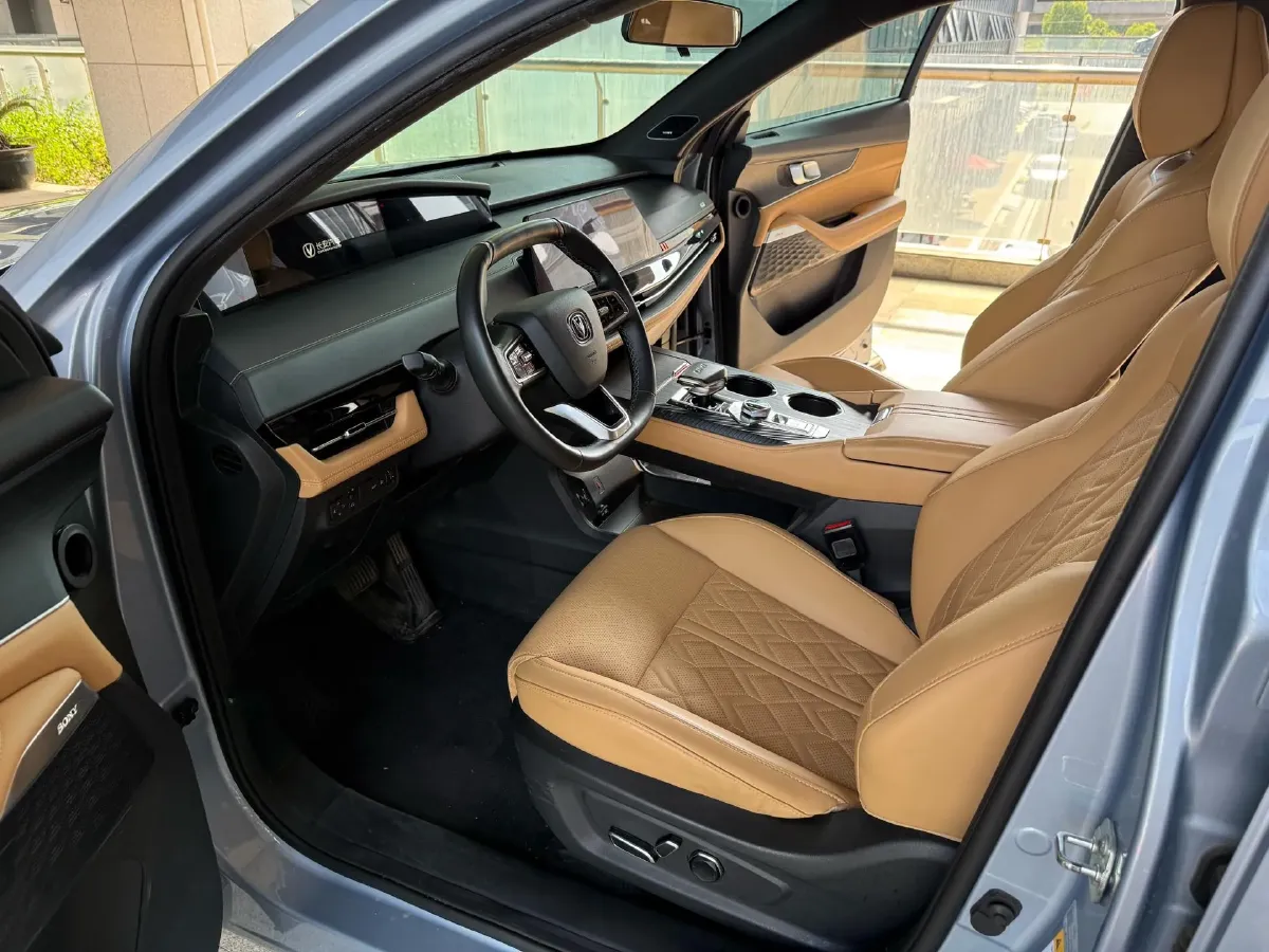 2021 ChangAn UNI-K 2.0T 233HP L4 8AT,autocango,china used car exporter,china ev exporter,chinese used car exporter,chinese used ev exporter