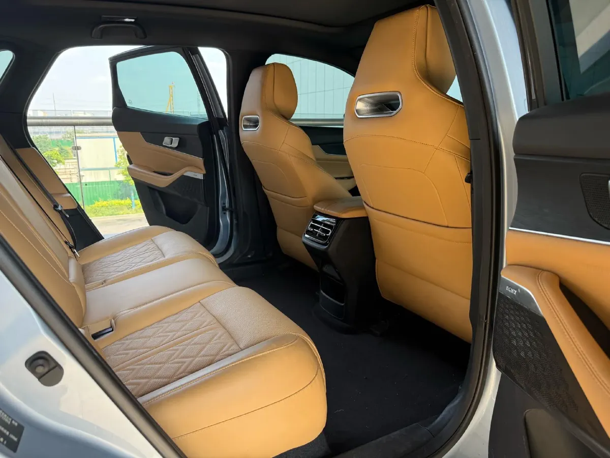 2021 ChangAn UNI-K 2.0T 233HP L4 8AT,autocango,china used car exporter,china ev exporter,chinese used car exporter,chinese used ev exporter