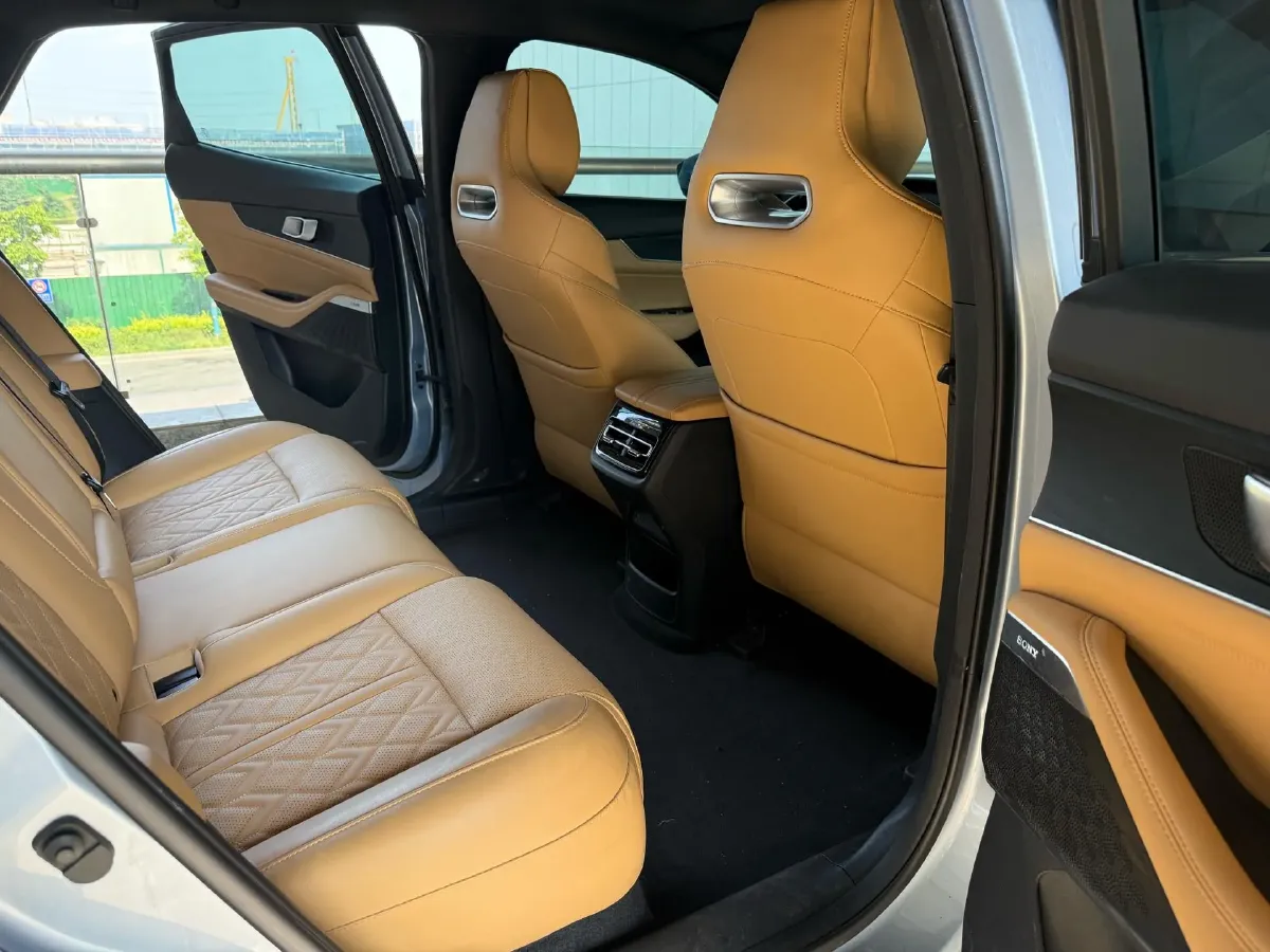 2021 ChangAn UNI-K 2.0T 233HP L4 8AT,autocango,china used car exporter,china ev exporter,chinese used car exporter,chinese used ev exporter