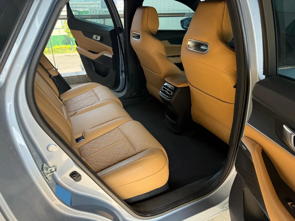2021 ChangAn UNI-K 2.0T 233HP L4 8AT,autocango,china used car exporter,china ev exporter,chinese used car exporter,chinese used ev exporter