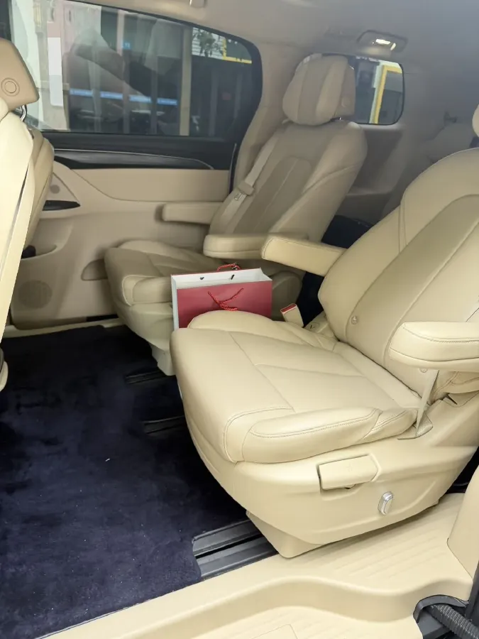 2023 Buick GL8 2.0T 237HP L4 9AT,autocango,china used car exporter,china ev exporter,chinese used car exporter,chinese used ev exporter