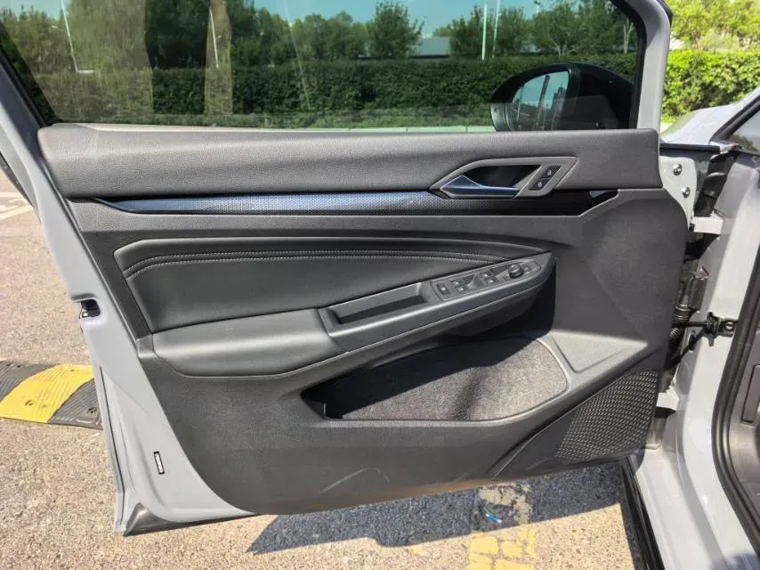 2023 Volkswagen Golf 1.4T 150HP L4 7DCT,autocango,china used car exporter,china ev exporter,chinese used car exporter,chinese used ev exporter