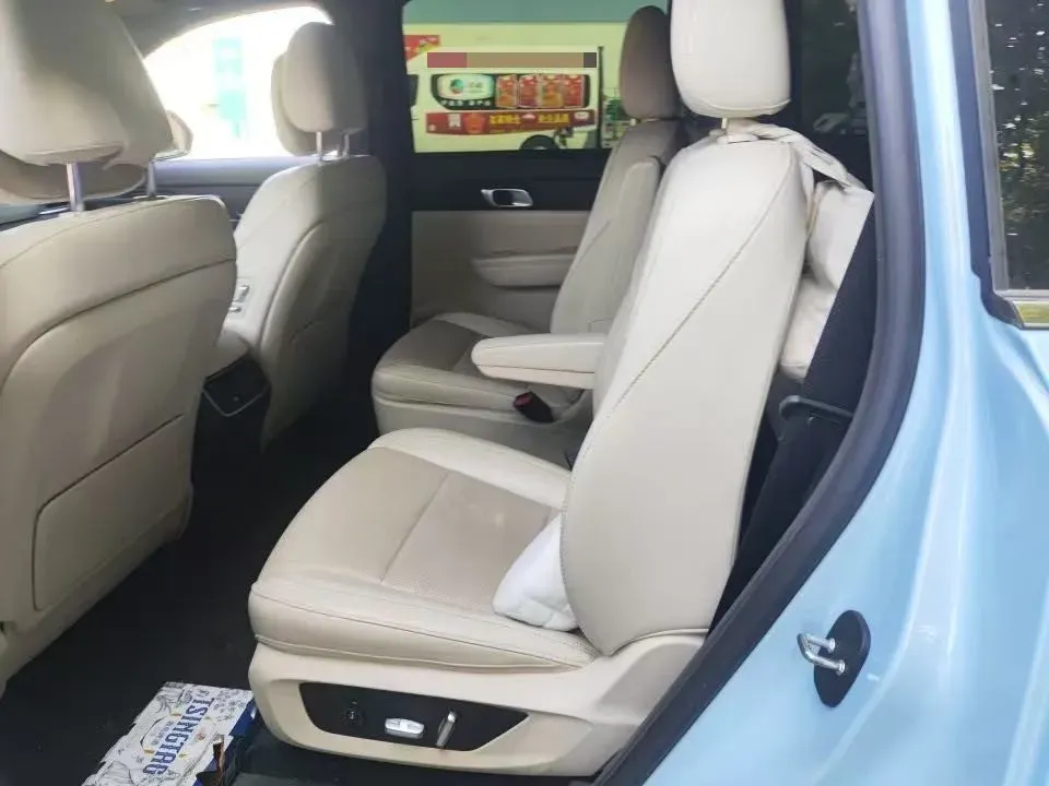 2021 Li ONE Range Extended 131HP REEV 40.5KWH,autocango,china used car exporter,china ev exporter,chinese used car exporter,chinese used ev exporter