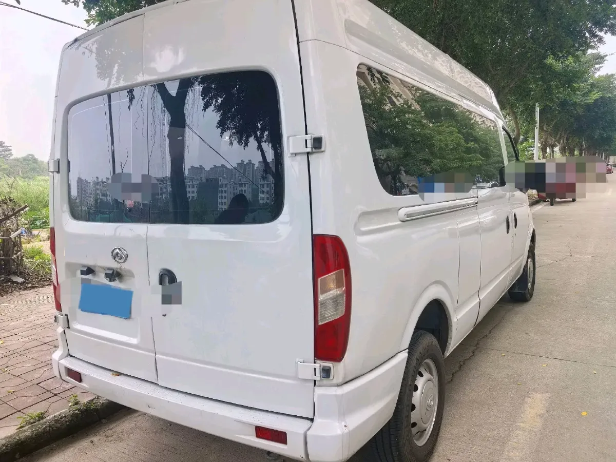2023 MAXUS XinTu V80 2.0T 127HP L4 6MT,autocango,china used car exporter,china ev exporter,chinese used car exporter,chinese used ev exporter