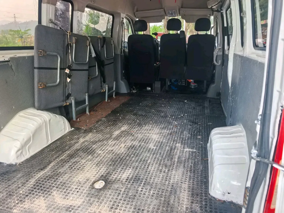 2023 MAXUS XinTu V80 2.0T 127HP L4 6MT,autocango,china used car exporter,china ev exporter,chinese used car exporter,chinese used ev exporter