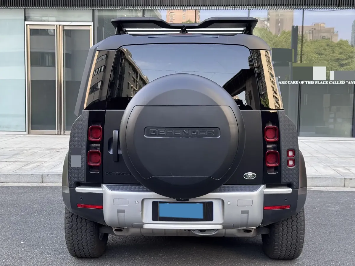 2024 Land Rover Defender 3.0T 400HP L6 8AT,autocango,china used car exporter,china ev exporter,chinese used car exporter,chinese used ev exporter