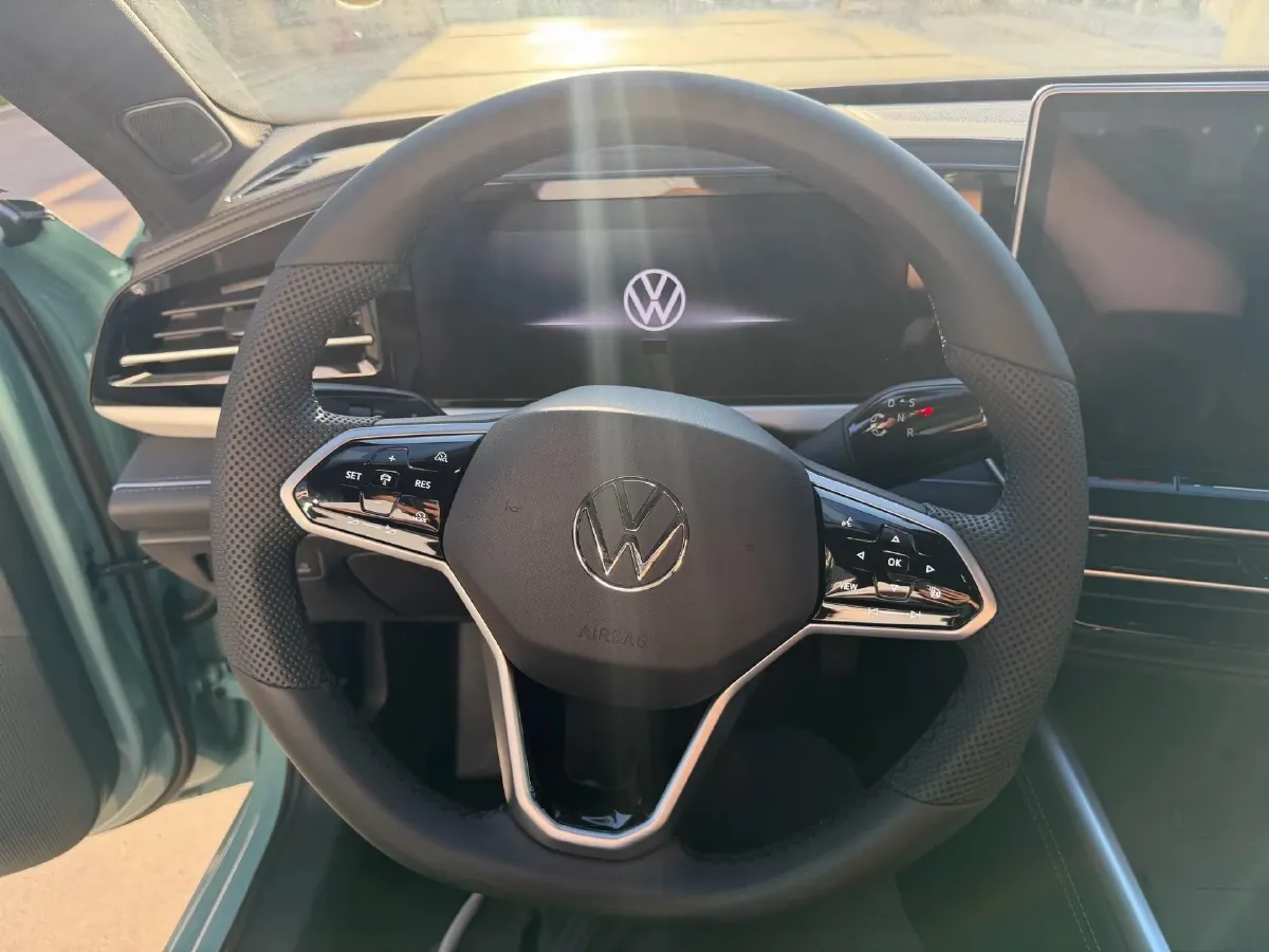 2026 Volkswagen Passat 2.0T 220HP L4 7DCT,autocango,china used car exporter,china ev exporter,chinese used car exporter,chinese used ev exporter