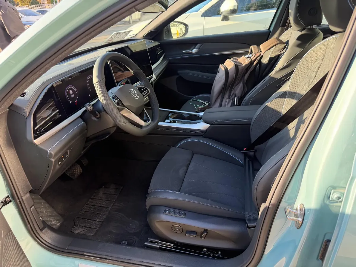 2026 Volkswagen Passat 2.0T 220HP L4 7DCT,autocango,china used car exporter,china ev exporter,chinese used car exporter,chinese used ev exporter