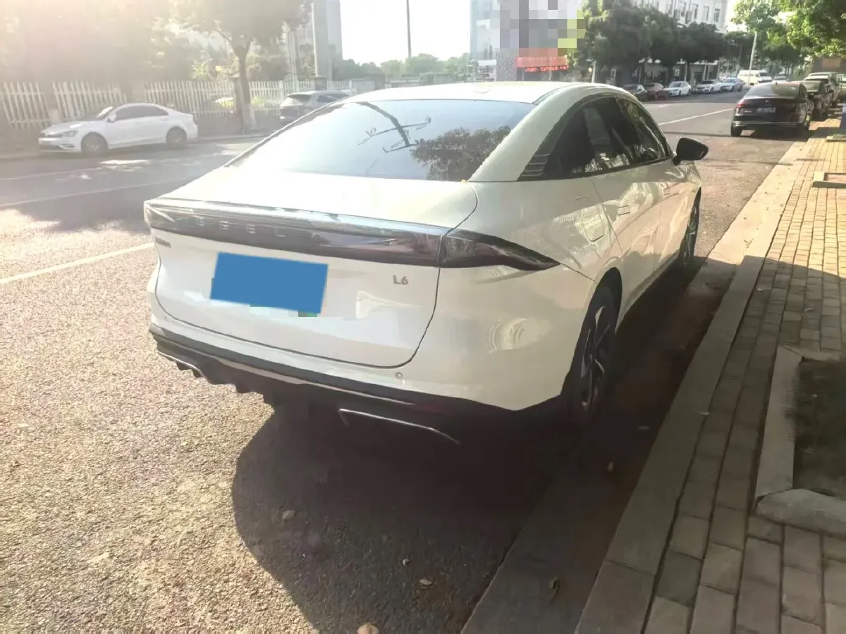 2023 Geely Galaxy L6 1.5T 163HP L4 3DHT PHEV,autocango,china used car exporter,china ev exporter,chinese used car exporter,chinese used ev exporter