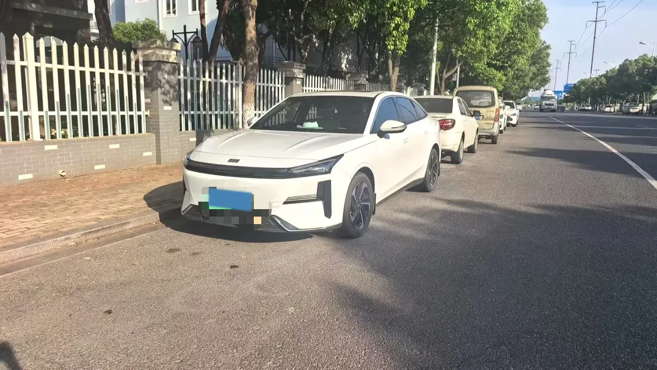 2023 Geely Galaxy L6 1.5T 163HP L4 3DHT PHEV,autocango,china used car exporter,china ev exporter,chinese used car exporter,chinese used ev exporter