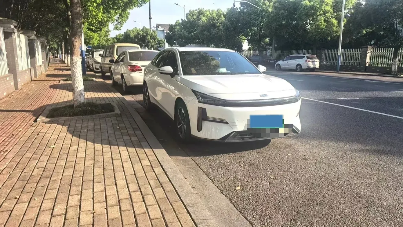 2023 Geely Galaxy L6 1.5T 163HP L4 3DHT PHEV,autocango,china used car exporter,china ev exporter,chinese used car exporter,chinese used ev exporter