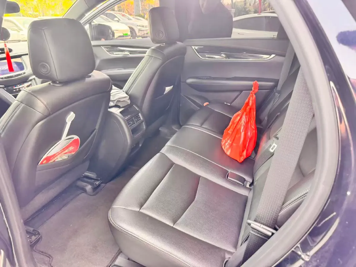 2021 Cadillac XT5 2.0T 237HP L4 9AT,autocango,china used car exporter,china ev exporter,chinese used car exporter,chinese used ev exporter