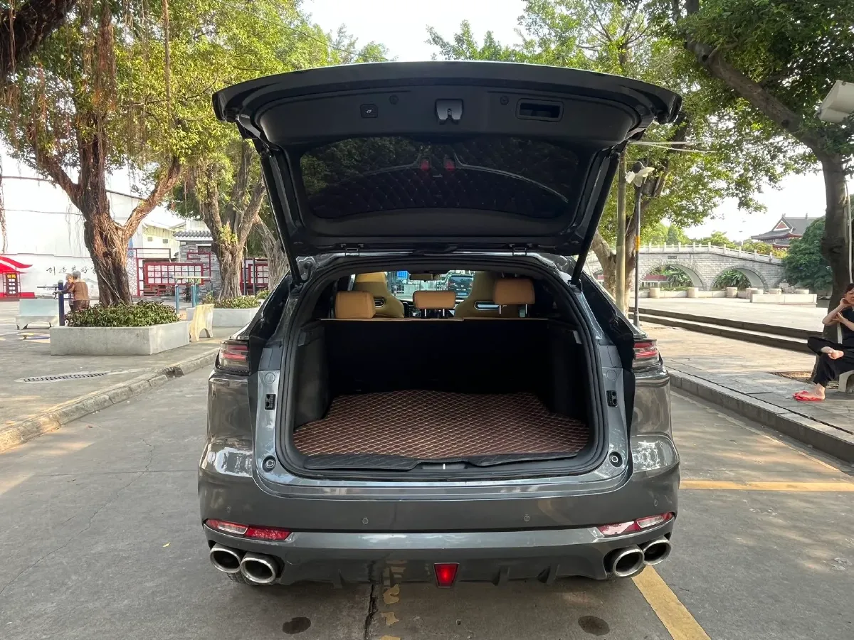 2021 ChangAn UNI-K 2.0T 233HP L4 8AT,autocango,china used car exporter,china ev exporter,chinese used car exporter,chinese used ev exporter