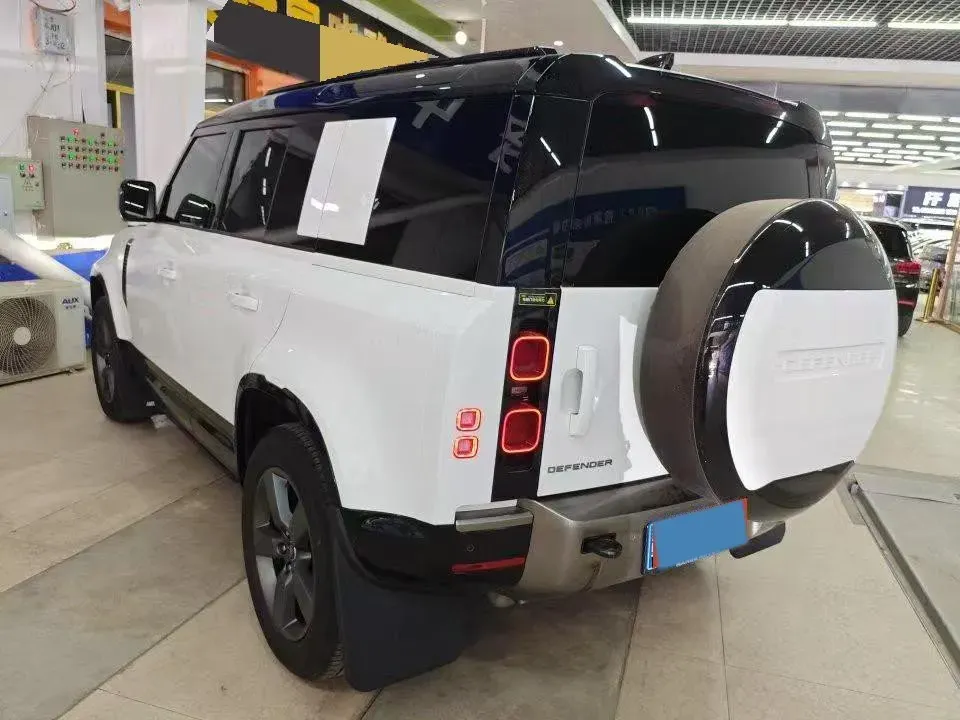 2025 Land Rover Defender 3.0T 400HP L6 8AT,autocango,china used car exporter,china ev exporter,chinese used car exporter,chinese used ev exporter