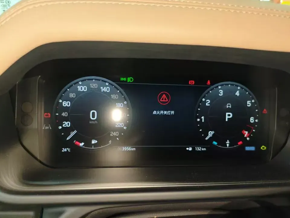 2025 Land Rover Defender 3.0T 400HP L6 8AT,autocango,china used car exporter,china ev exporter,chinese used car exporter,chinese used ev exporter