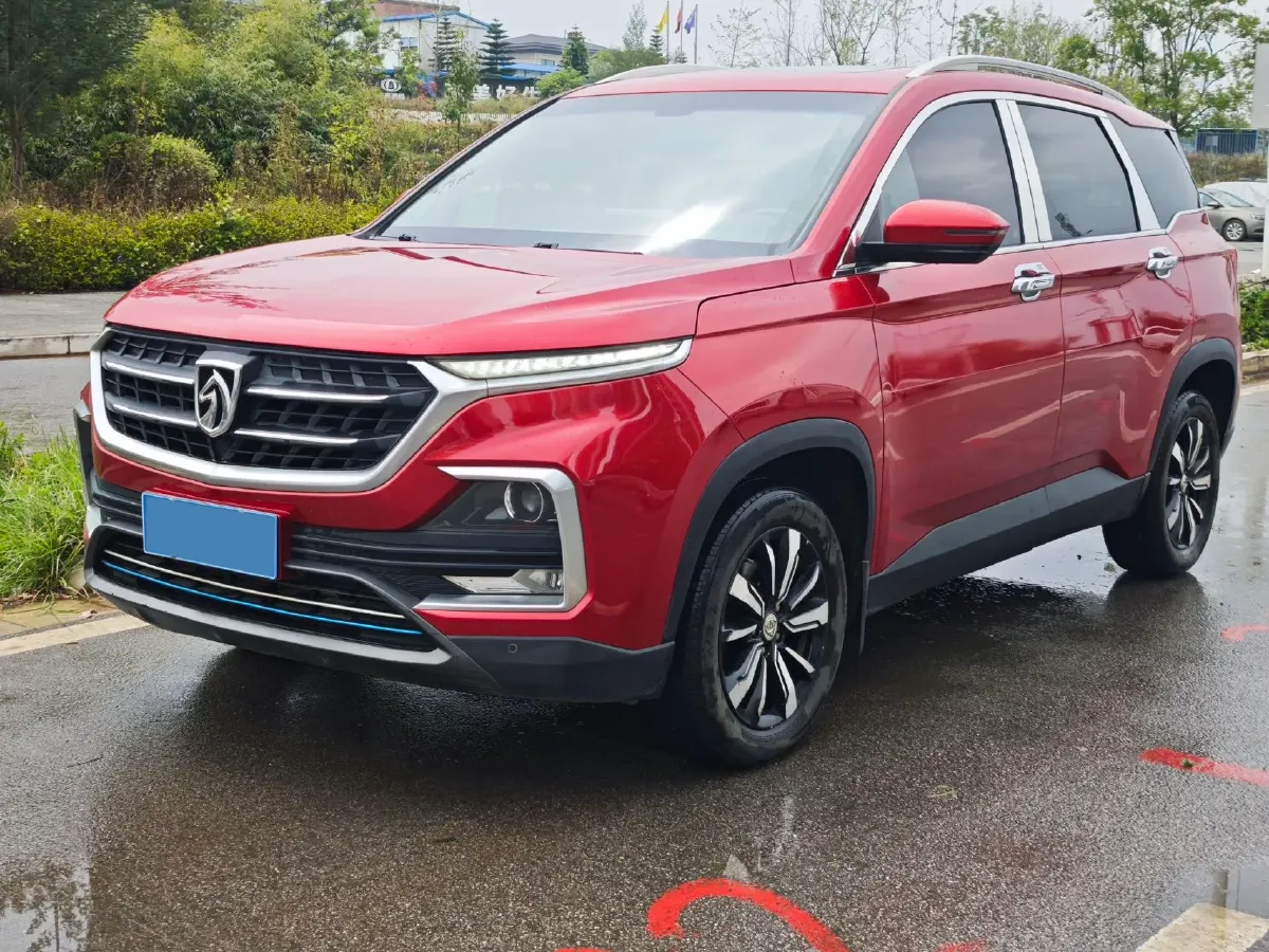 2018 BaoJun 530 1.5T 150HP L4 6MT,autocango,china used car exporter,china ev exporter,chinese used car exporter,chinese used ev exporter