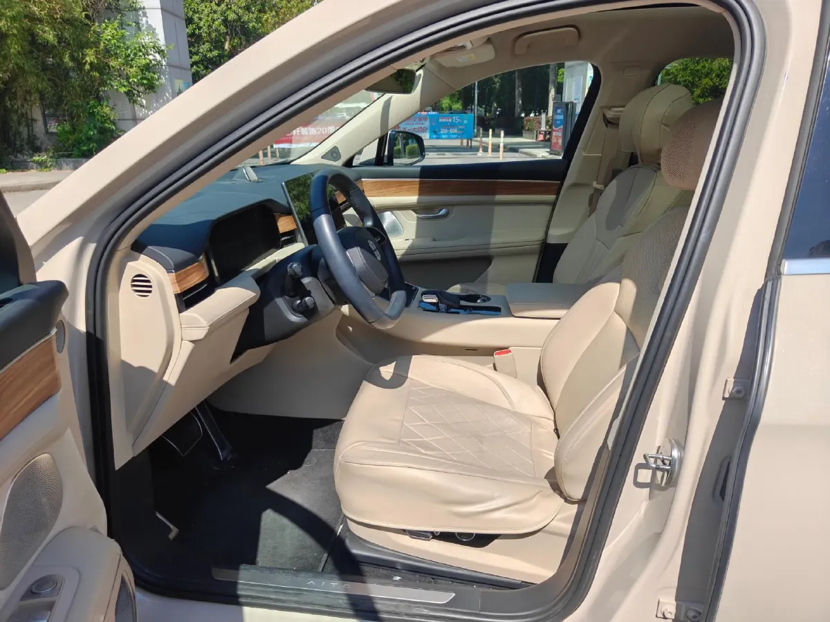 2022 JMC YuHu 7 2.0T 141HP L4 8AT,autocango,china used car exporter,china ev exporter,chinese used car exporter,chinese used ev exporter