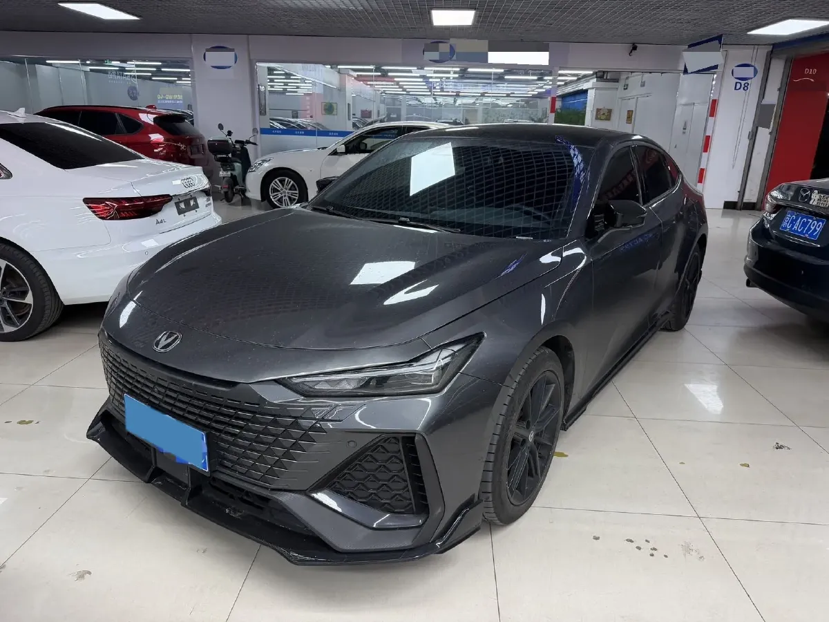 2022 ChangAn UNI-V 2.0T 233HP L4 8AT,autocango,china used car exporter,china ev exporter,chinese used car exporter,chinese used ev exporter