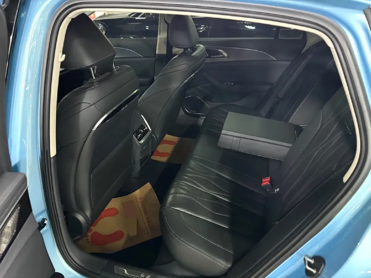 2023 HongQi H5 2.0T 224HP L4 8AT,autocango,china used car exporter,china ev exporter,chinese used car exporter,chinese used ev exporter