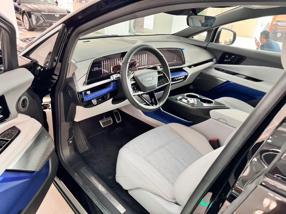 2024 Cadillac OPTIQ BEV 68.4KWH,autocango,china used car exporter,china ev exporter,chinese used car exporter,chinese used ev exporter