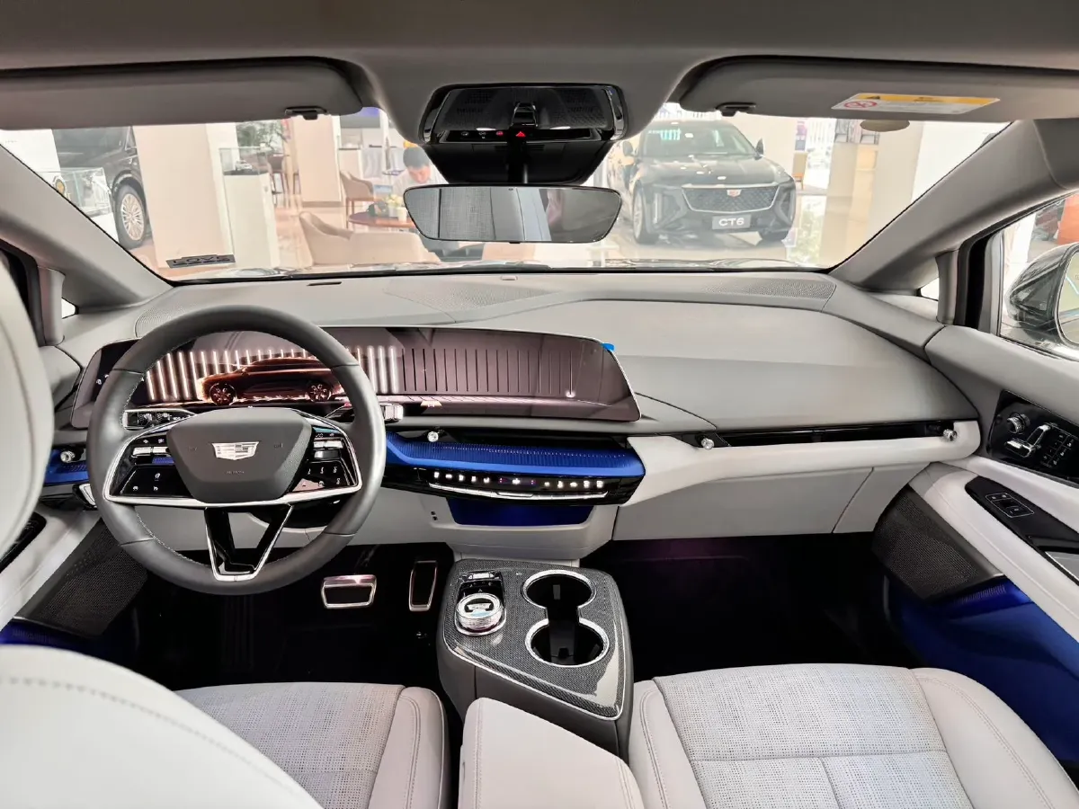 2024 Cadillac OPTIQ BEV 68.4KWH,autocango,china used car exporter,china ev exporter,chinese used car exporter,chinese used ev exporter