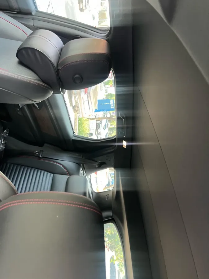2020 Land Rover Discovery Sport 2.0T 249HP L4 9AT,autocango,china used car exporter,china ev exporter,chinese used car exporter,chinese used ev exporter