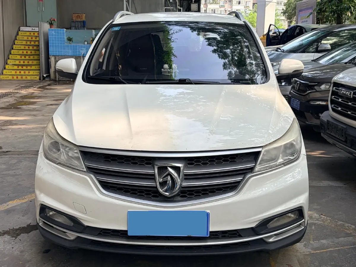 2019 BaoJun 730 1.5T 150HP L4 6MT,autocango,china used car exporter,china ev exporter,chinese used car exporter,chinese used ev exporter