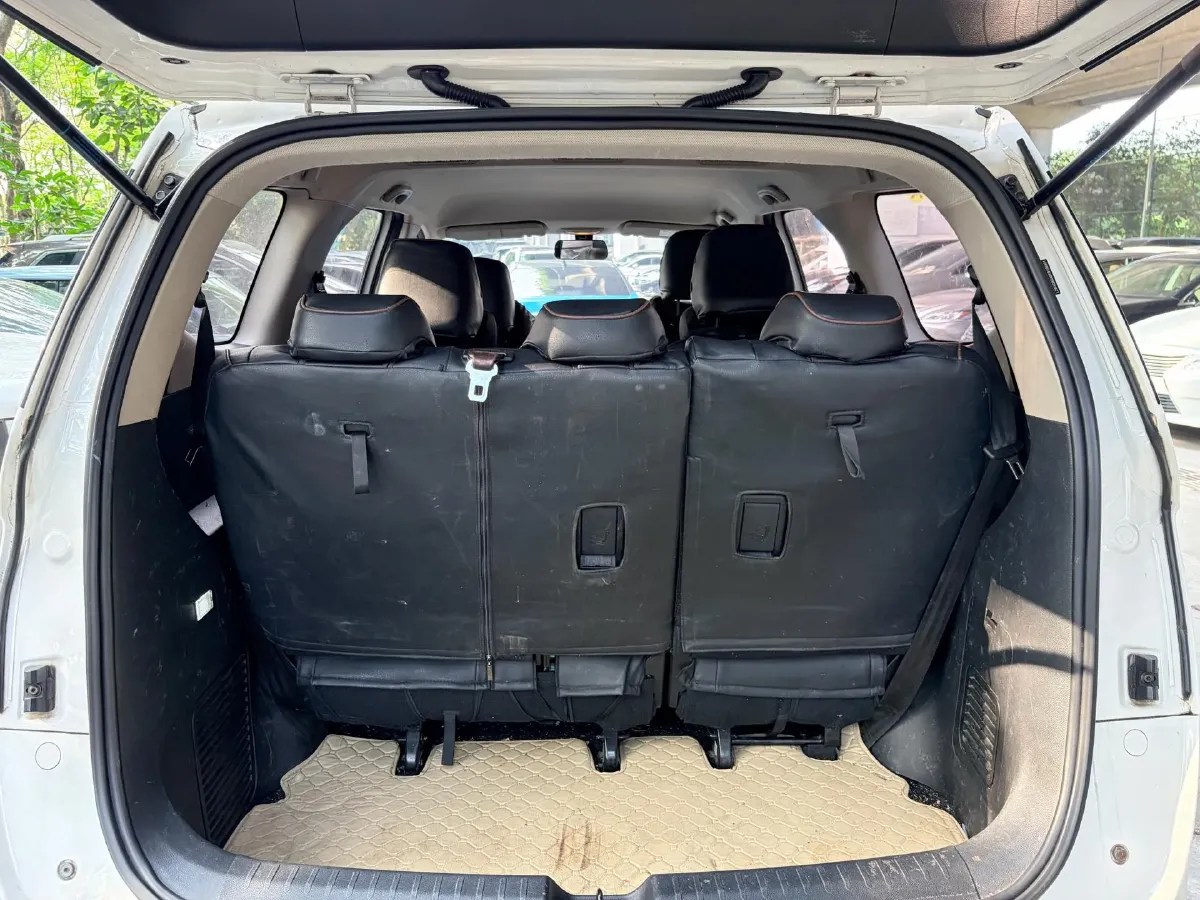 2019 BaoJun 730 1.5T 150HP L4 6MT,autocango,china used car exporter,china ev exporter,chinese used car exporter,chinese used ev exporter