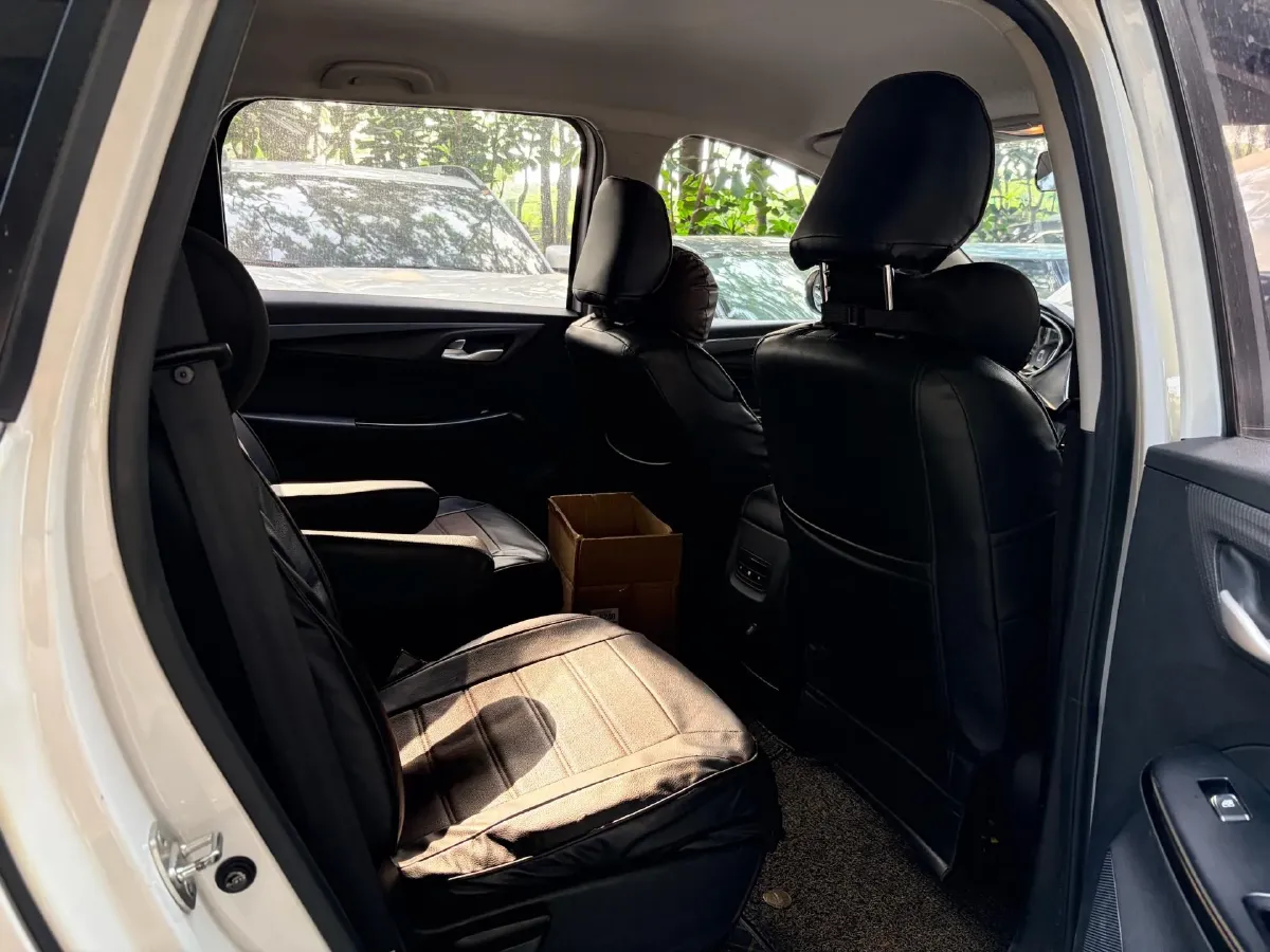 2019 BaoJun 730 1.5T 150HP L4 6MT,autocango,china used car exporter,china ev exporter,chinese used car exporter,chinese used ev exporter