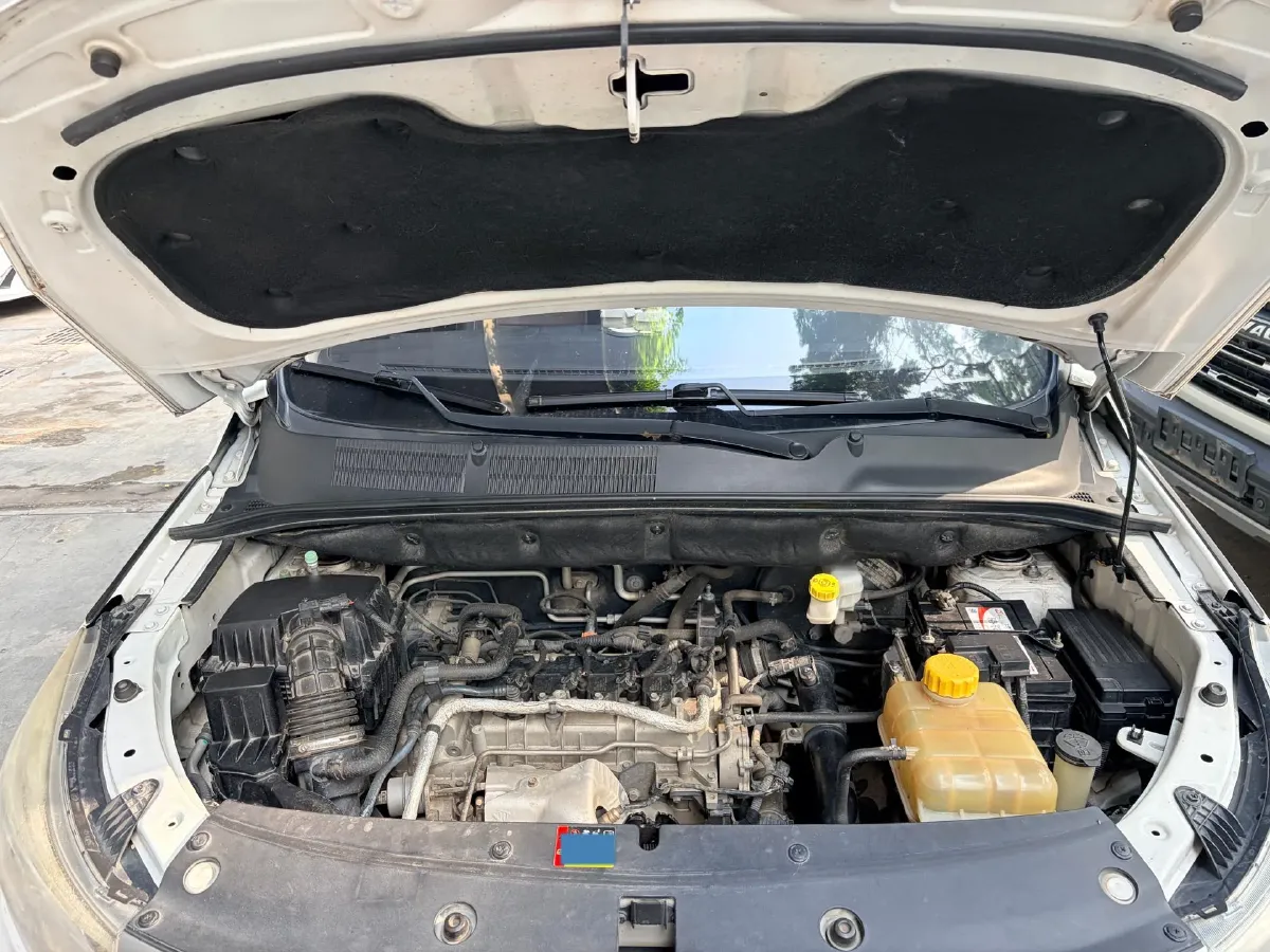2019 BaoJun 730 1.5T 150HP L4 6MT,autocango,china used car exporter,china ev exporter,chinese used car exporter,chinese used ev exporter