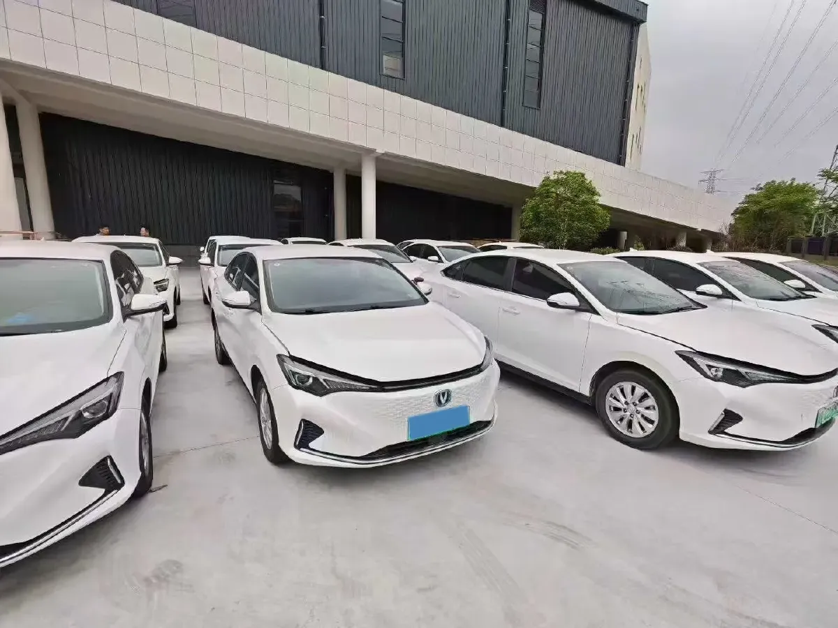 2022 ChangAn Eado BEV 47.78KWH,autocango,china used car exporter,china ev exporter,chinese used car exporter,chinese used ev exporter