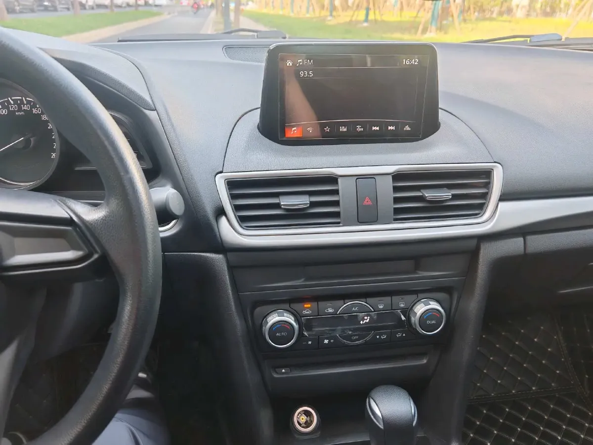 2017 Mazda 3 Axela 1.5L 117HP L4 6AT,autocango,china used car exporter,china ev exporter,chinese used car exporter,chinese used ev exporter
