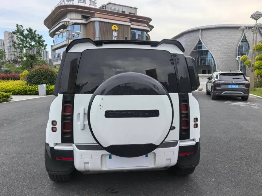2020 Land Rover Defender 3.0T 400HP L6 8AT,autocango,china used car exporter,china ev exporter,chinese used car exporter,chinese used ev exporter